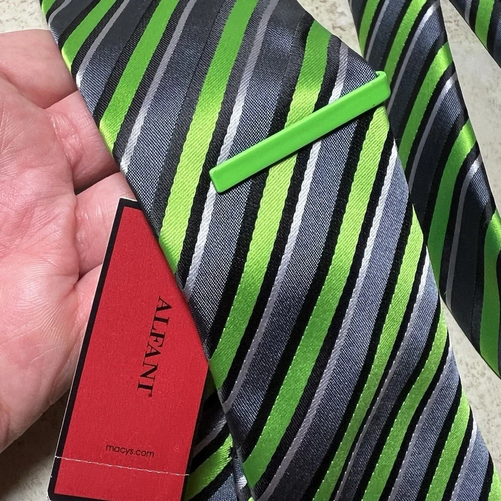 New! NWT Alfani Men's Green Crayon Stripe Slim Neck Tie & Clip One Size MSRP $49